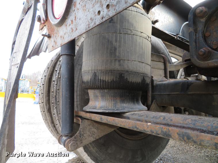 image for item DG3875 1999 Mack CH613 semi truck