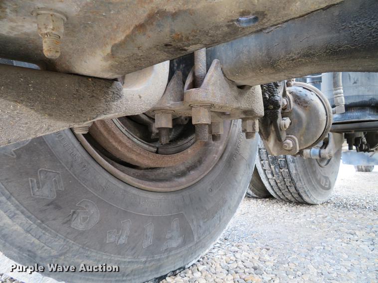 image for item DG3875 1999 Mack CH613 semi truck