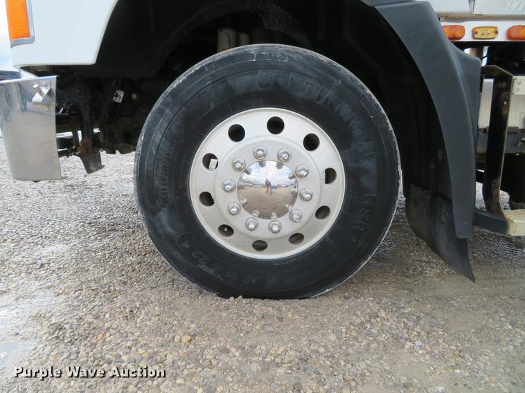 image for item DG3875 1999 Mack CH613 semi truck