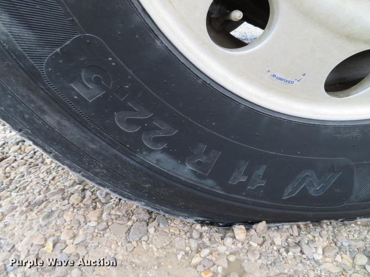 image for item DG3875 1999 Mack CH613 semi truck