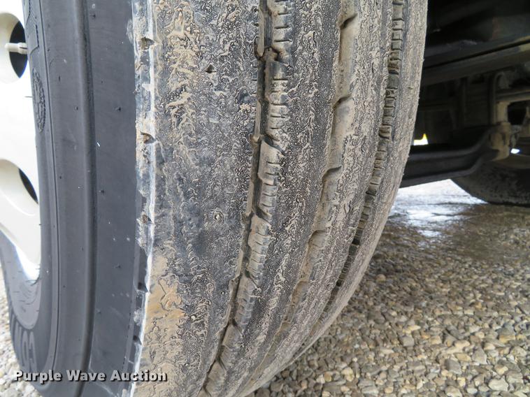 image for item DG3875 1999 Mack CH613 semi truck