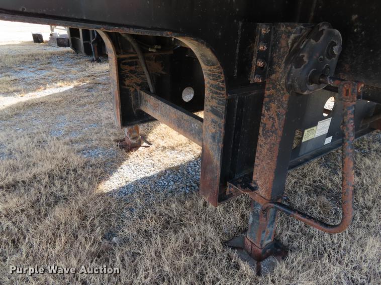 image for item DN9117 2001 Transcraft DTL3000 drop deck trailer