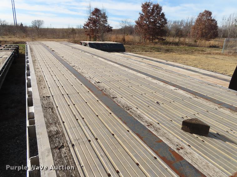 image for item DN9117 2001 Transcraft DTL3000 drop deck trailer