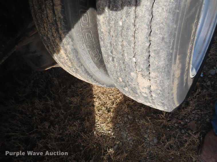 image for item DN9117 2001 Transcraft DTL3000 drop deck trailer