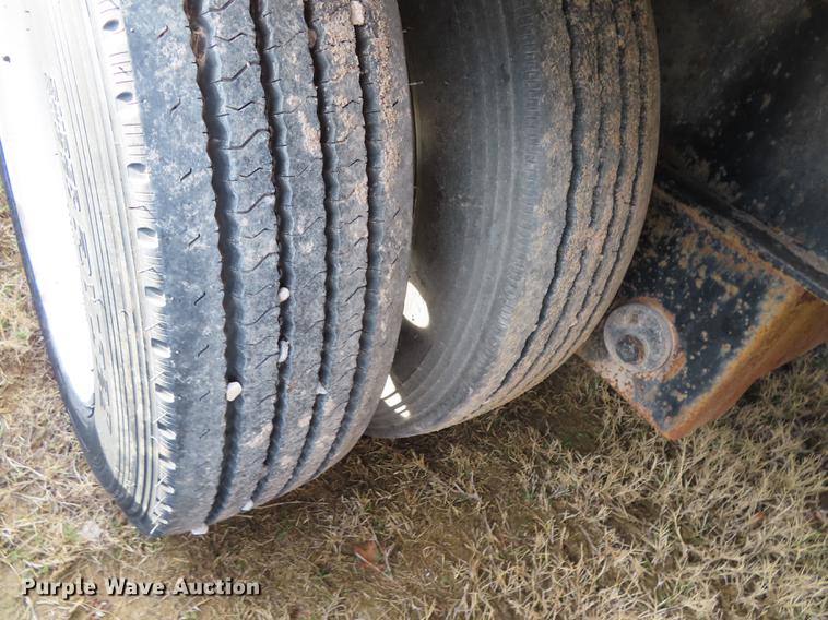 image for item DN9117 2001 Transcraft DTL3000 drop deck trailer