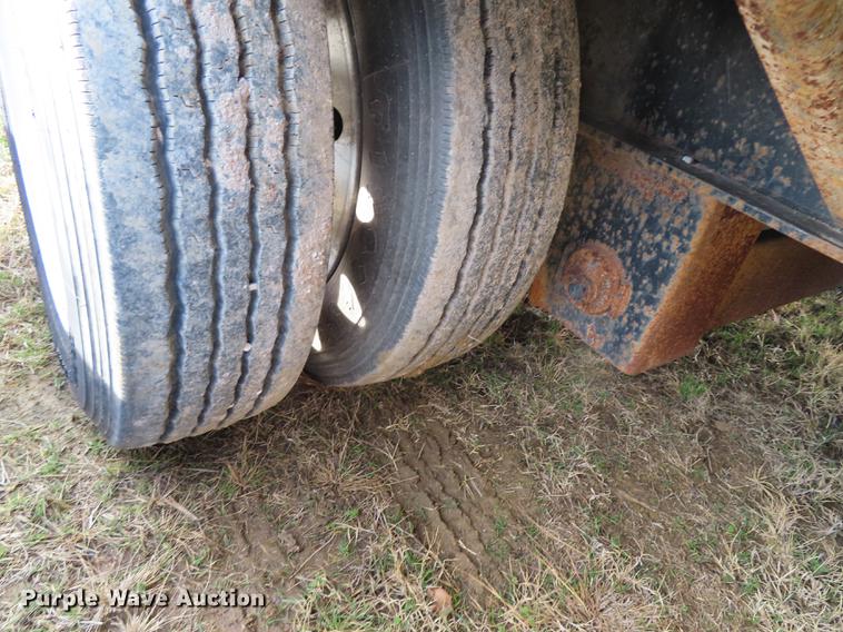 image for item DN9117 2001 Transcraft DTL3000 drop deck trailer