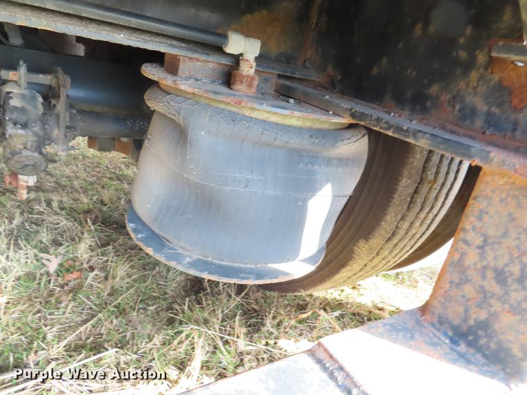 image for item DN9117 2001 Transcraft DTL3000 drop deck trailer