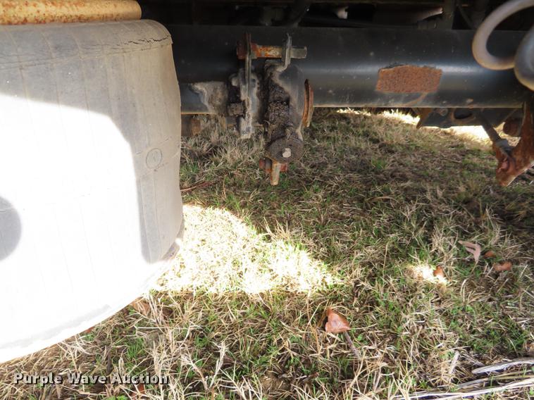 image for item DN9117 2001 Transcraft DTL3000 drop deck trailer