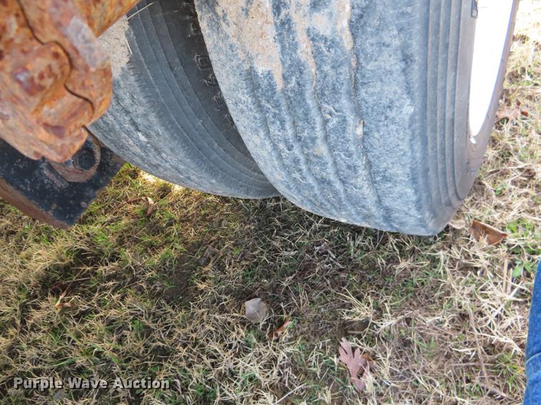 image for item DN9117 2001 Transcraft DTL3000 drop deck trailer