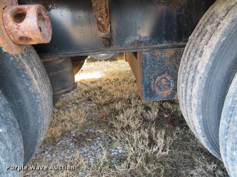 image for item DN9117 2001 Transcraft DTL3000 drop deck trailer