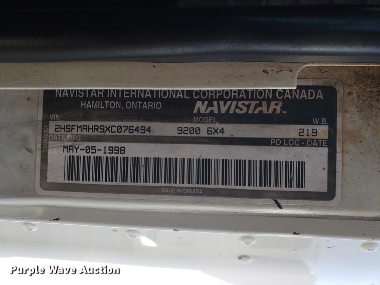 image for item EN9780 1999 International 9200 semi truck