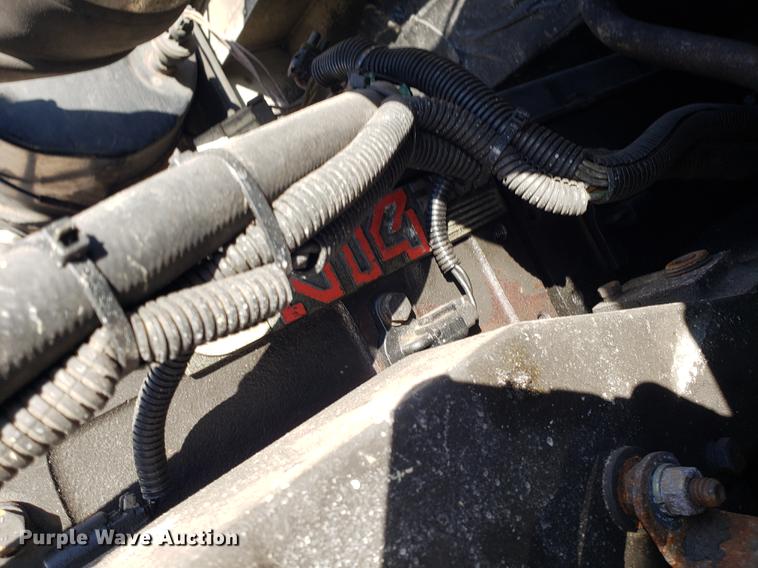 image for item EN9780 1999 International 9200 semi truck