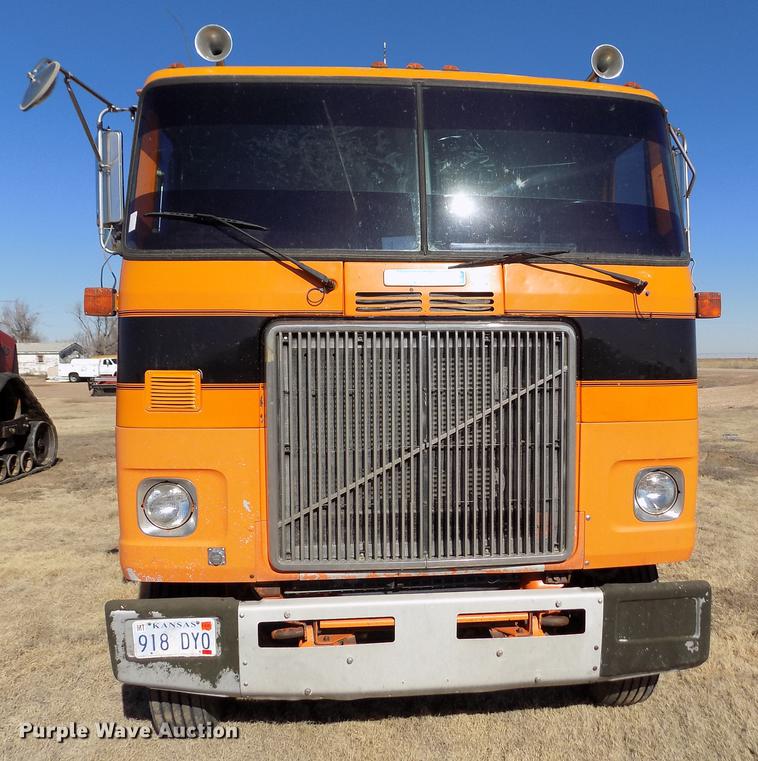 image for item FH9031 1993 Volvo White GMC COE semi truck