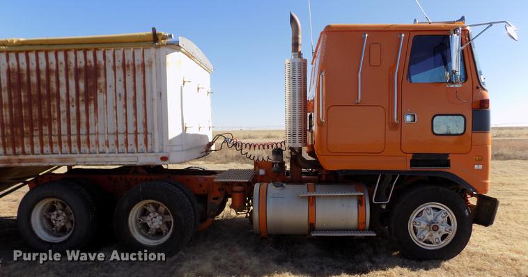 image for item FH9031 1993 Volvo White GMC COE semi truck