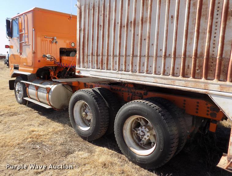 image for item FH9031 1993 Volvo White GMC COE semi truck