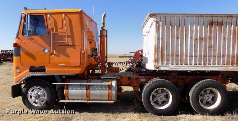 image for item FH9031 1993 Volvo White GMC COE semi truck