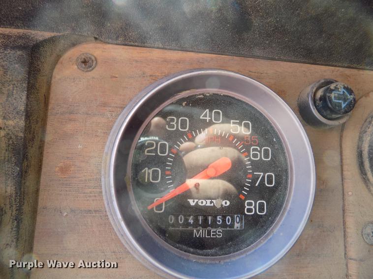 image for item FH9031 1993 Volvo White GMC COE semi truck