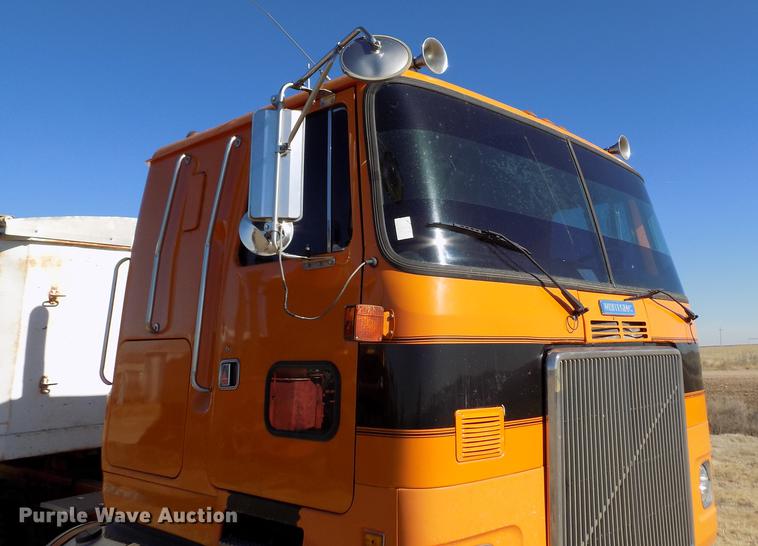 image for item FH9031 1993 Volvo White GMC COE semi truck