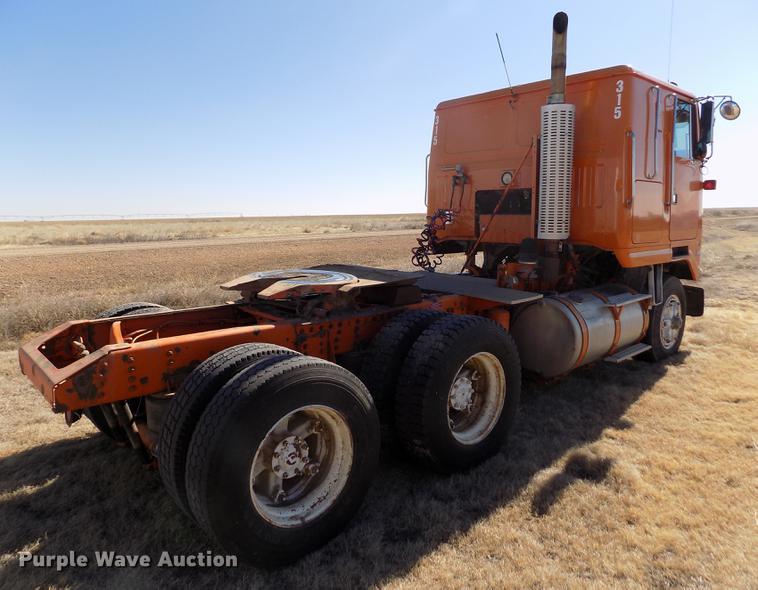 image for item FH9032 1993 Volvo White GMC COE semi truck