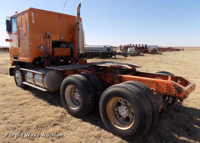 image for item FH9032 1993 Volvo White GMC COE semi truck