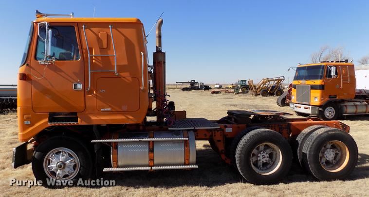 image for item FH9032 1993 Volvo White GMC COE semi truck