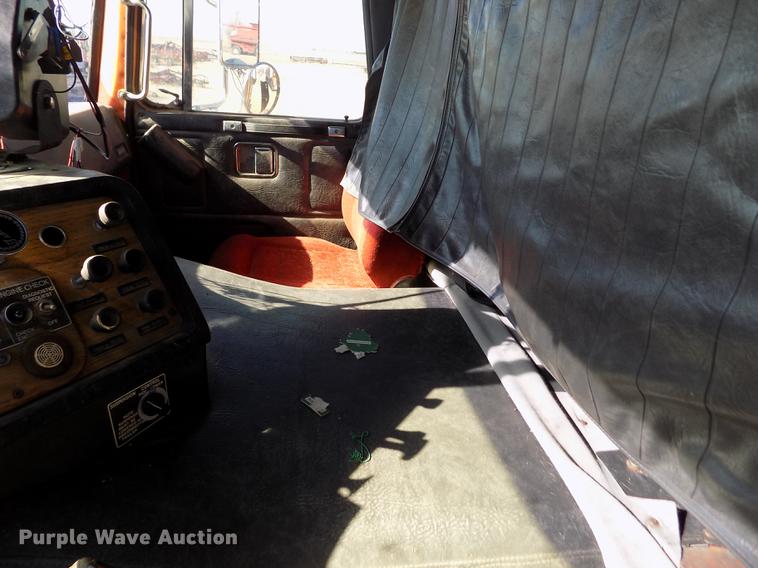 image for item FH9032 1993 Volvo White GMC COE semi truck