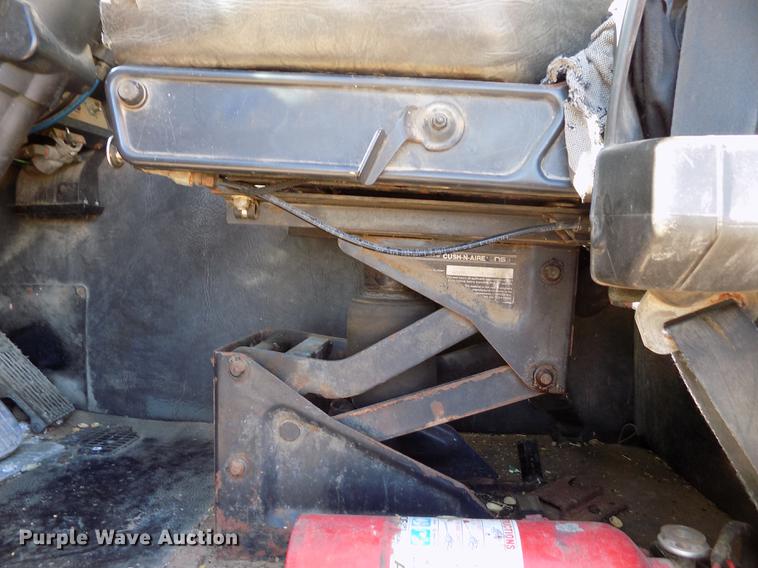 image for item FH9032 1993 Volvo White GMC COE semi truck