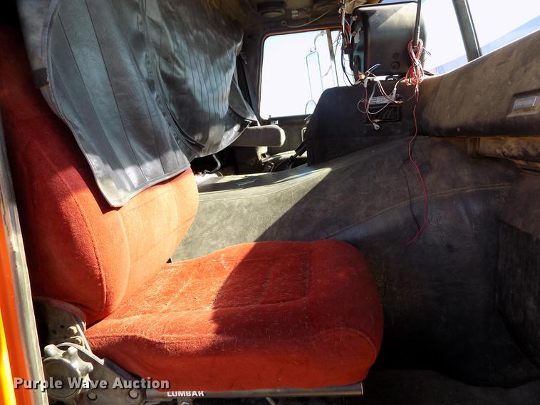 image for item FH9032 1993 Volvo White GMC COE semi truck