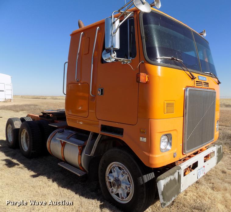 image for item FH9032 1993 Volvo White GMC COE semi truck