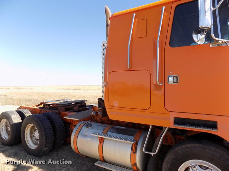 image for item FH9032 1993 Volvo White GMC COE semi truck
