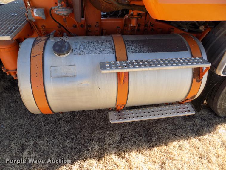 image for item FH9032 1993 Volvo White GMC COE semi truck