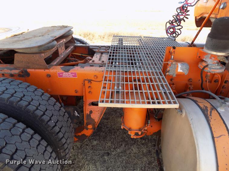 image for item FH9032 1993 Volvo White GMC COE semi truck