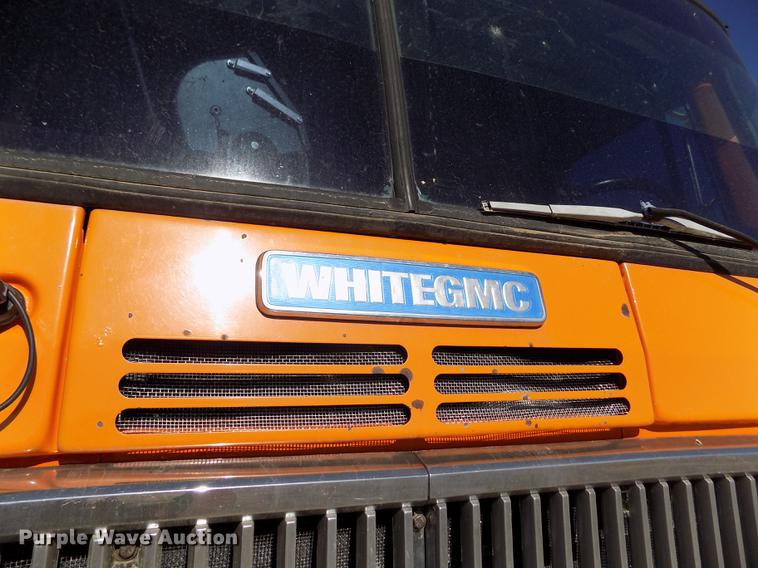 image for item FH9032 1993 Volvo White GMC COE semi truck