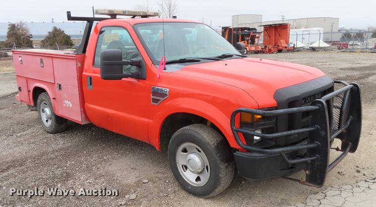 image for item AY9614 2008 Ford F250 Super Duty utility bed pickup truck