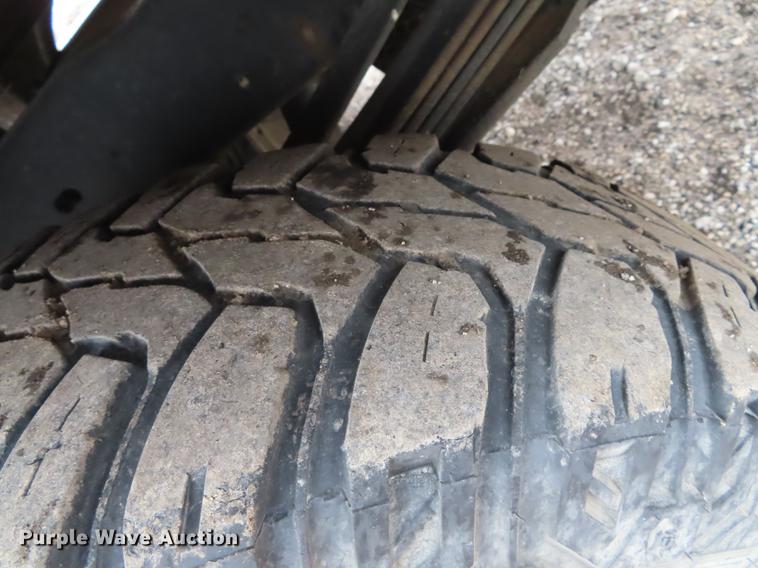 image for item AY9614 2008 Ford F250 Super Duty utility bed pickup truck