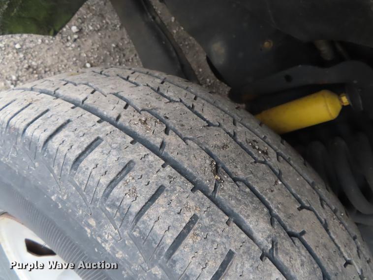 image for item AY9614 2008 Ford F250 Super Duty utility bed pickup truck