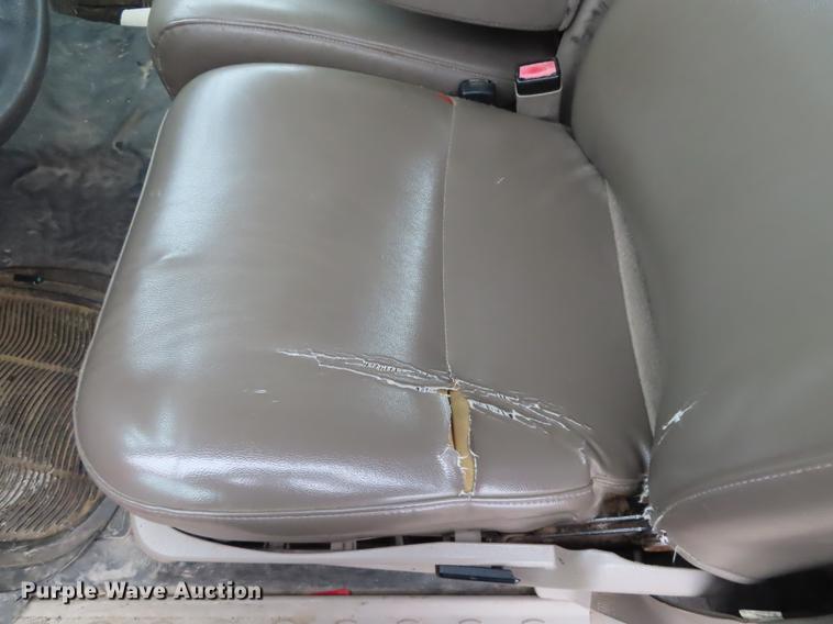 image for item AY9614 2008 Ford F250 Super Duty utility bed pickup truck