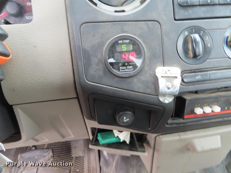 image for item AY9614 2008 Ford F250 Super Duty utility bed pickup truck