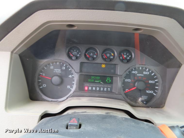 image for item AY9614 2008 Ford F250 Super Duty utility bed pickup truck