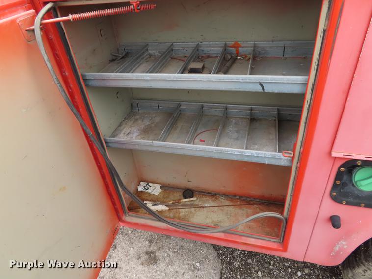 image for item AY9614 2008 Ford F250 Super Duty utility bed pickup truck