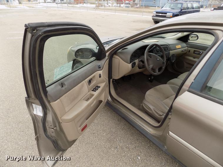 image for item DB4913 2002 Ford Taurus