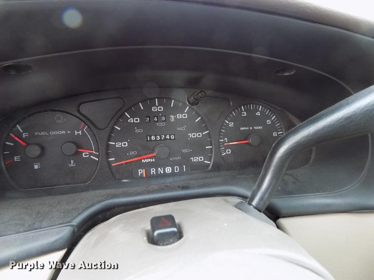 image for item DB4913 2002 Ford Taurus