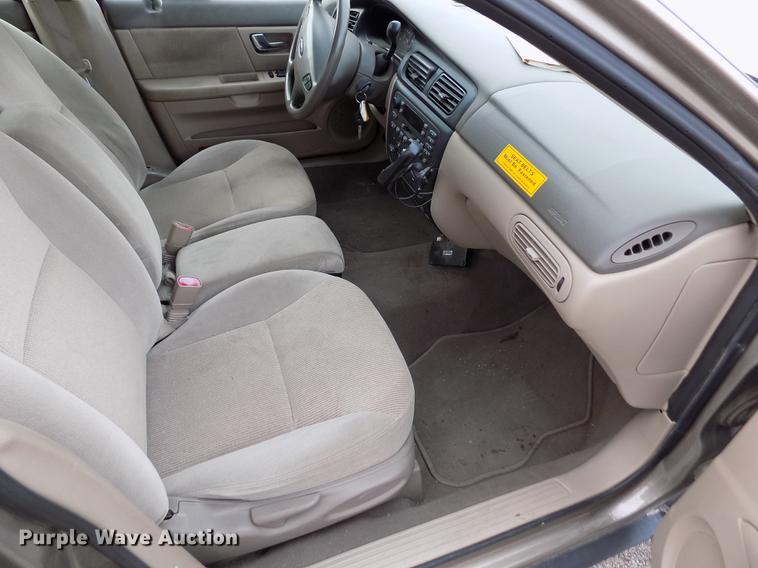 image for item DB4913 2002 Ford Taurus