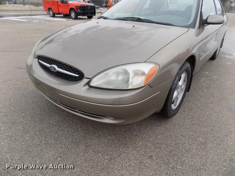 image for item DB4913 2002 Ford Taurus