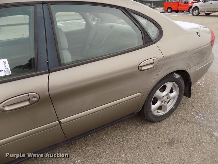 image for item DB4913 2002 Ford Taurus