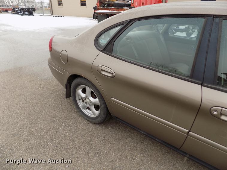 image for item DB4913 2002 Ford Taurus