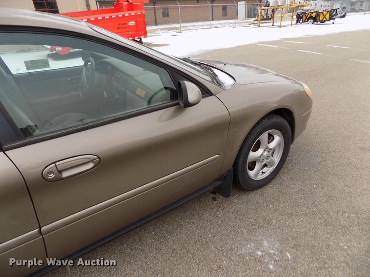 image for item DB4913 2002 Ford Taurus