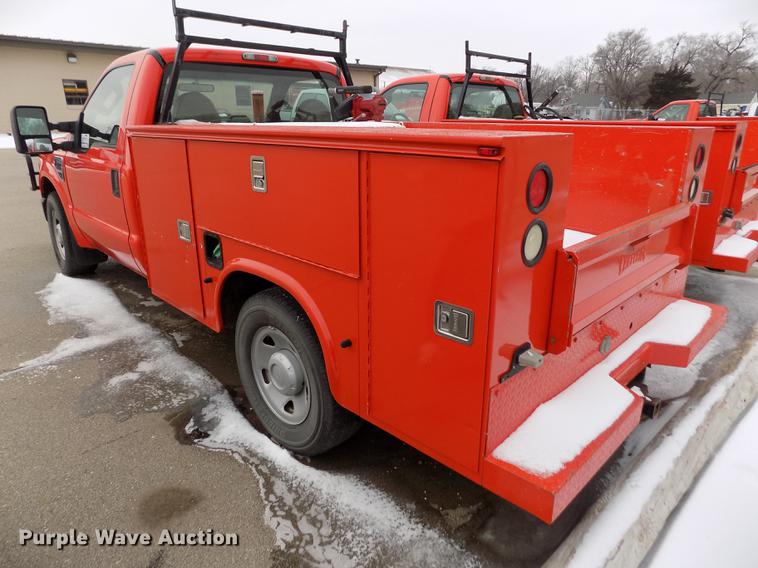 image for item DB4914 2008 Ford F250 Super Duty utility bed pickup truck