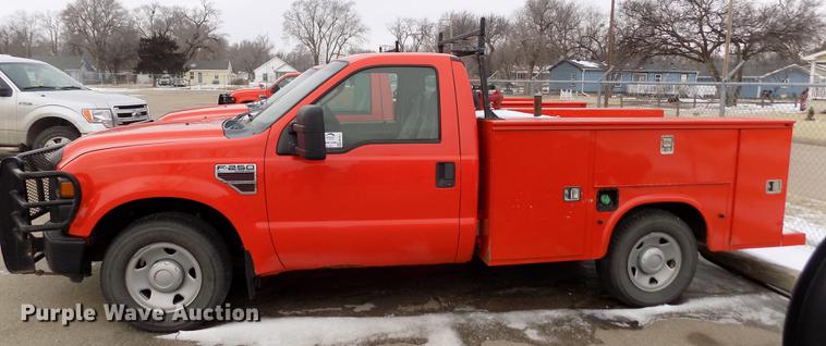 image for item DB4914 2008 Ford F250 Super Duty utility bed pickup truck