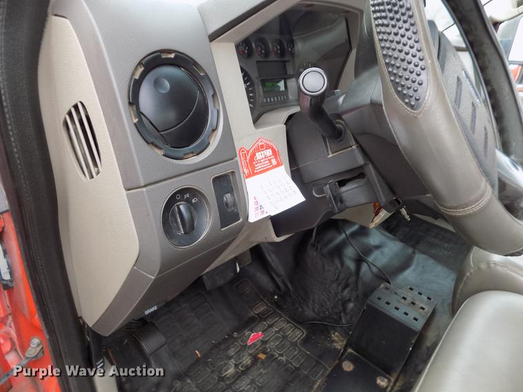 image for item DB4914 2008 Ford F250 Super Duty utility bed pickup truck